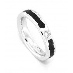 Wide aeolian diamond ring