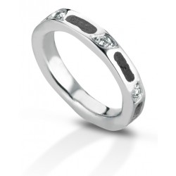 Aeolian ring wide diamonds