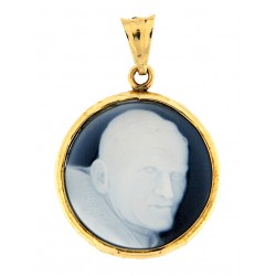 Giovanni Papa pendant