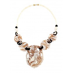 Pearls cameo necklace