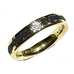 Wide aeolian diamond ring