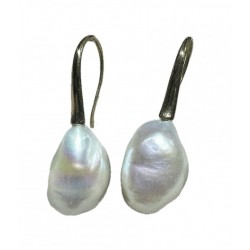 Pearls earring