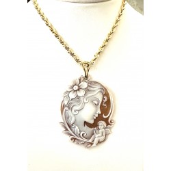 Cameo pendant