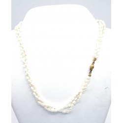Necklace pearls