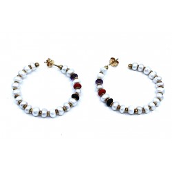 Hoop earring with pearls...