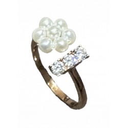 Zircons and pearls ring