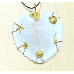 Heart shell pendant