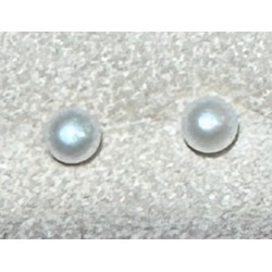5mm pearl earring