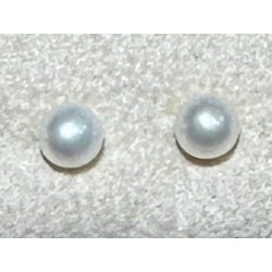 5,2 mm pearl earring